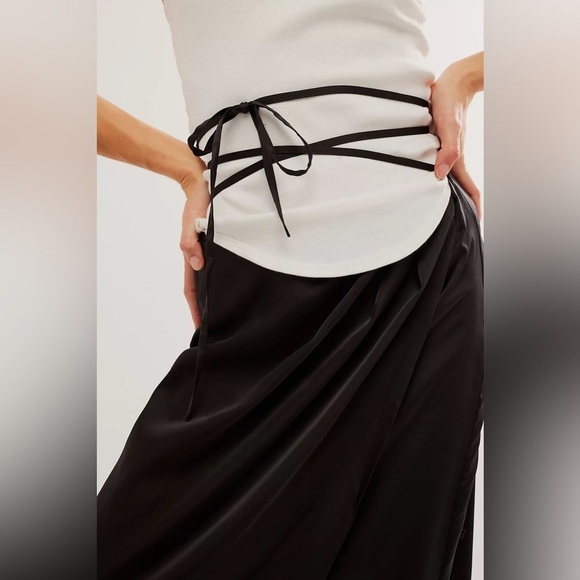 NWT Closed Wrap Skirt - Picture 2 of 4